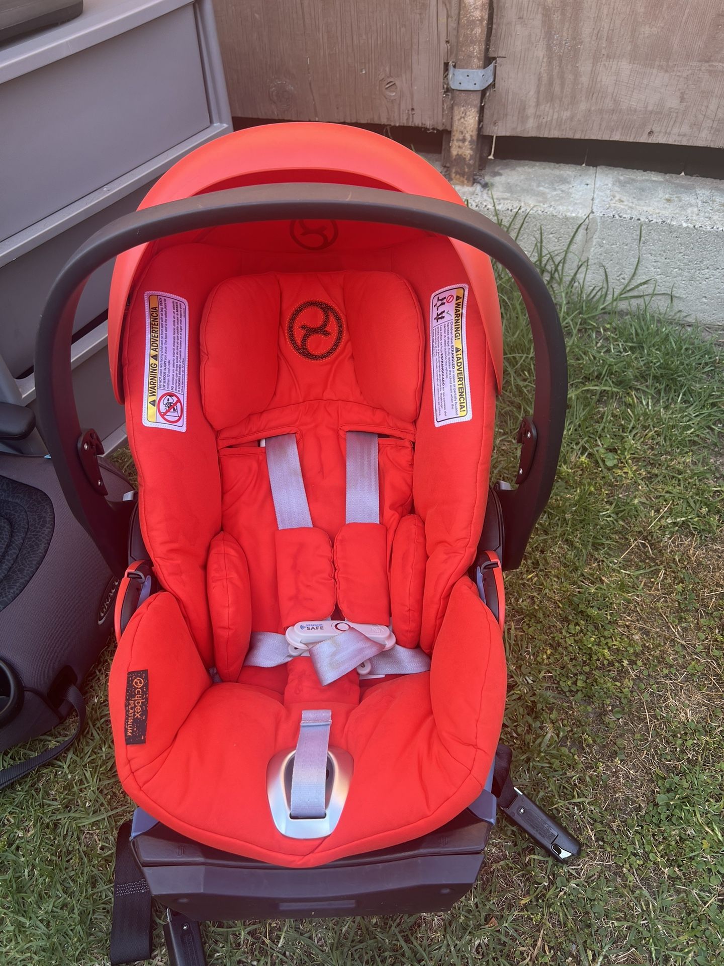CIBEX PLATINUM INFANT CARSEAT
