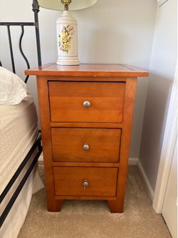 Stanly nightstand three drawer