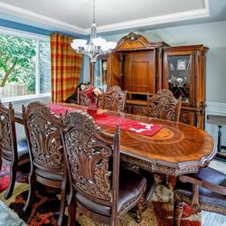Full Dining Set Table With Base ,8 Chairs 