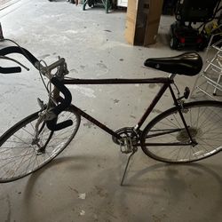 Vintage Raleigh Road Bike – Lightweight Steel Frame