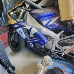 2000 Yamaha R1