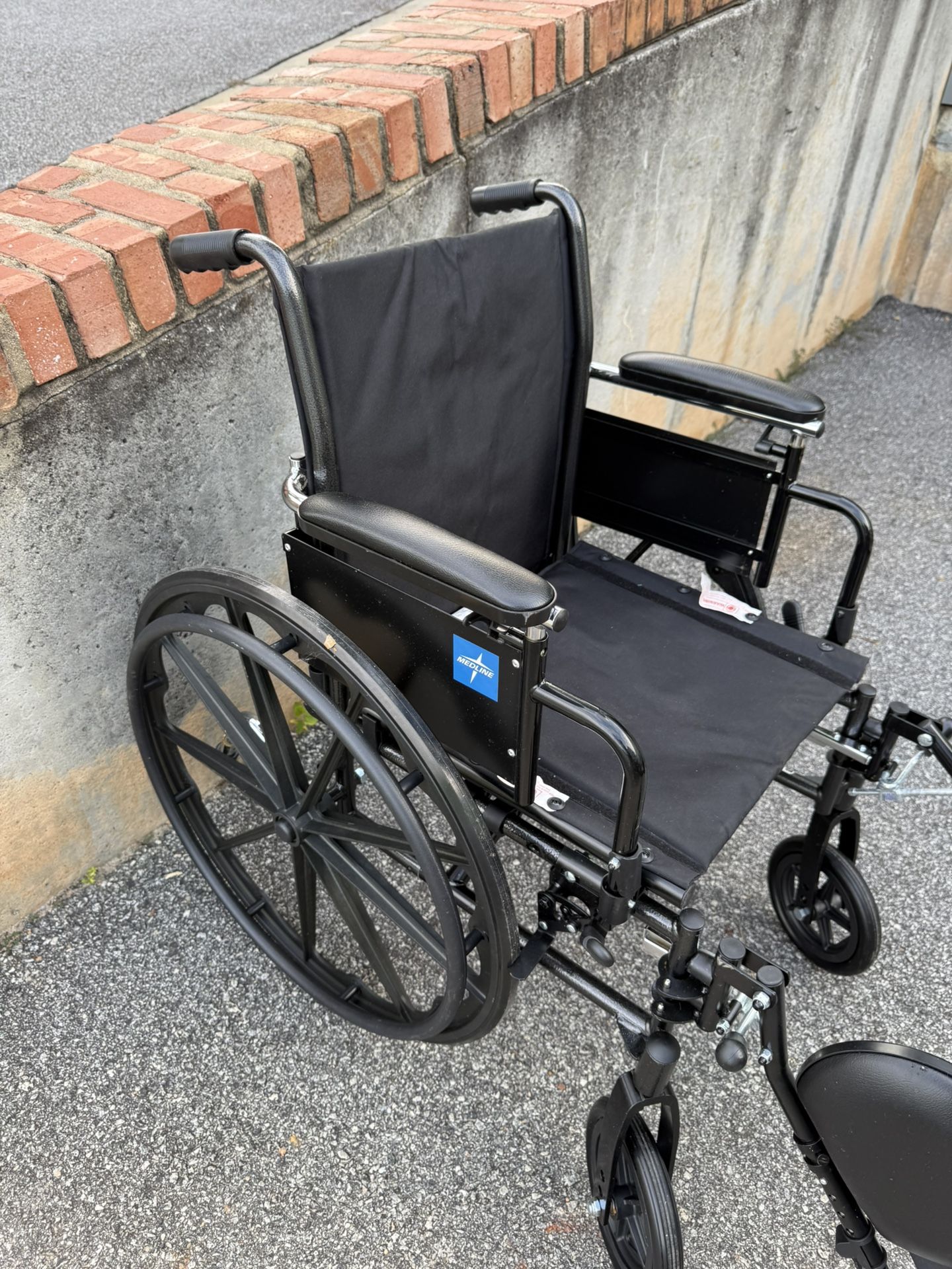 Medline Medical Wheelchair 🧑🦽