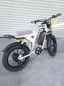 MONORIM N.9 E BIKE MOTOR 1200W SPEED 34MPH- RANGE +40MILES
Monorim N9 E-Bike

Motor Power: ⚡ 1000W Bafang motor (Peak: 1200W)
Battery: 🔋 48V 20Ah Sam