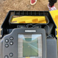 Hummingbird fishfinder