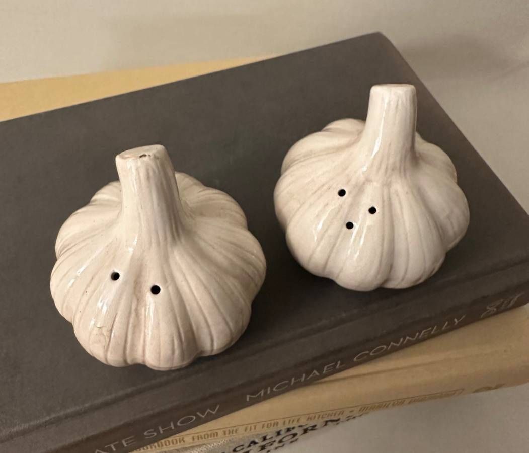 Vintage Garlic Salt And Pepper Shakers Kitchen Decor