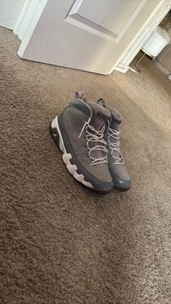 SELLINGS these jordan 9 retro cool grays from 2002 size 12