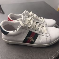 Gucci tenis shoes  size 39