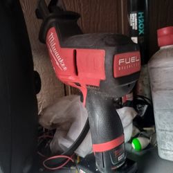 Milwaukee Saw Saw (Needs Charger)