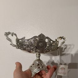 Elegant Vintage Silver Pedestal Bowl – Ornate Decorative Centerpiece