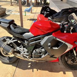 Red 2013 Hyosung 650R 