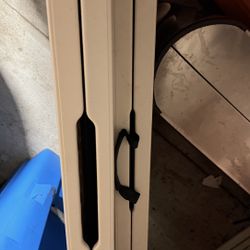 2 Folding tables.