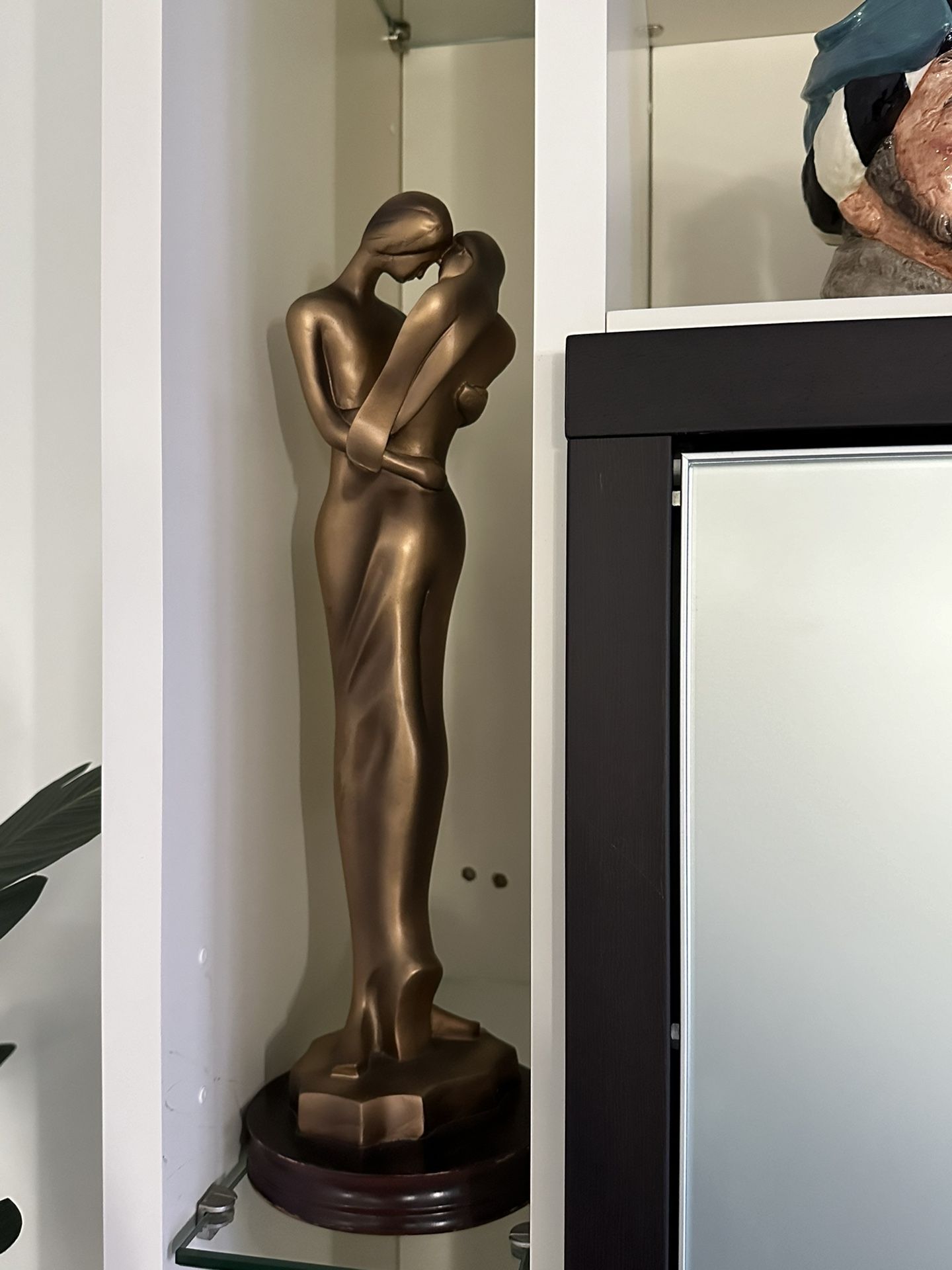 Sweet Lovers Statue