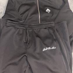 RTA track suit