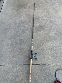 Musky Shop 7' Heavy Rod With Abu Garcia Maxtoro Bait caster for Sale in  Streetsboro, OH - OfferUp