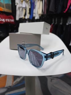 Gafas azules agua