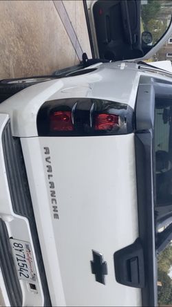 Chevy Avalanche/tahoe/suburban/Silverado Taillights 