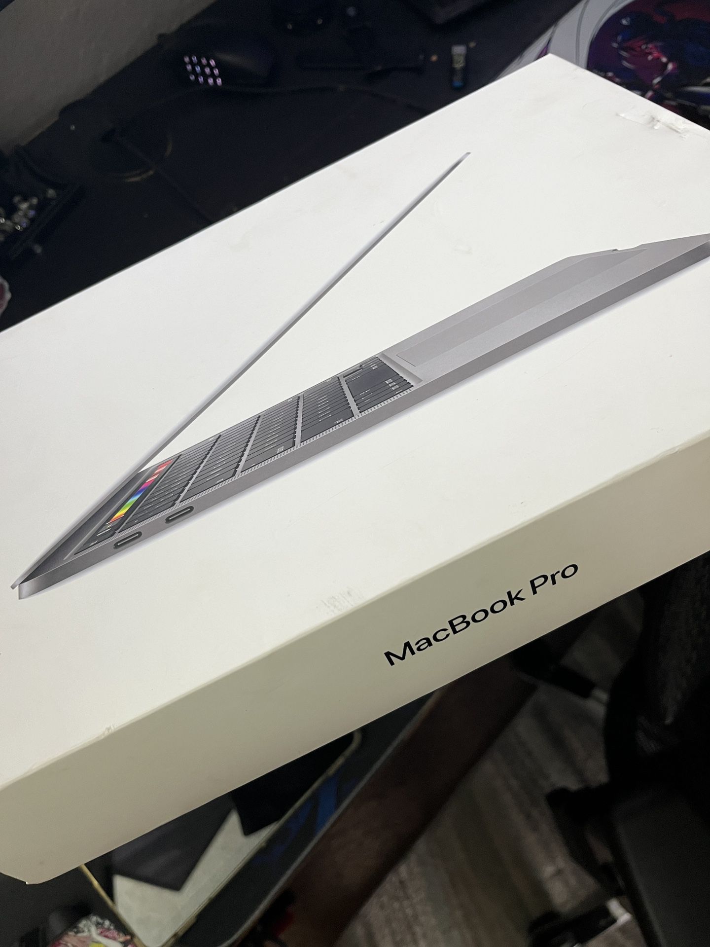 2020 MacBook Pro + Magic Mouse 