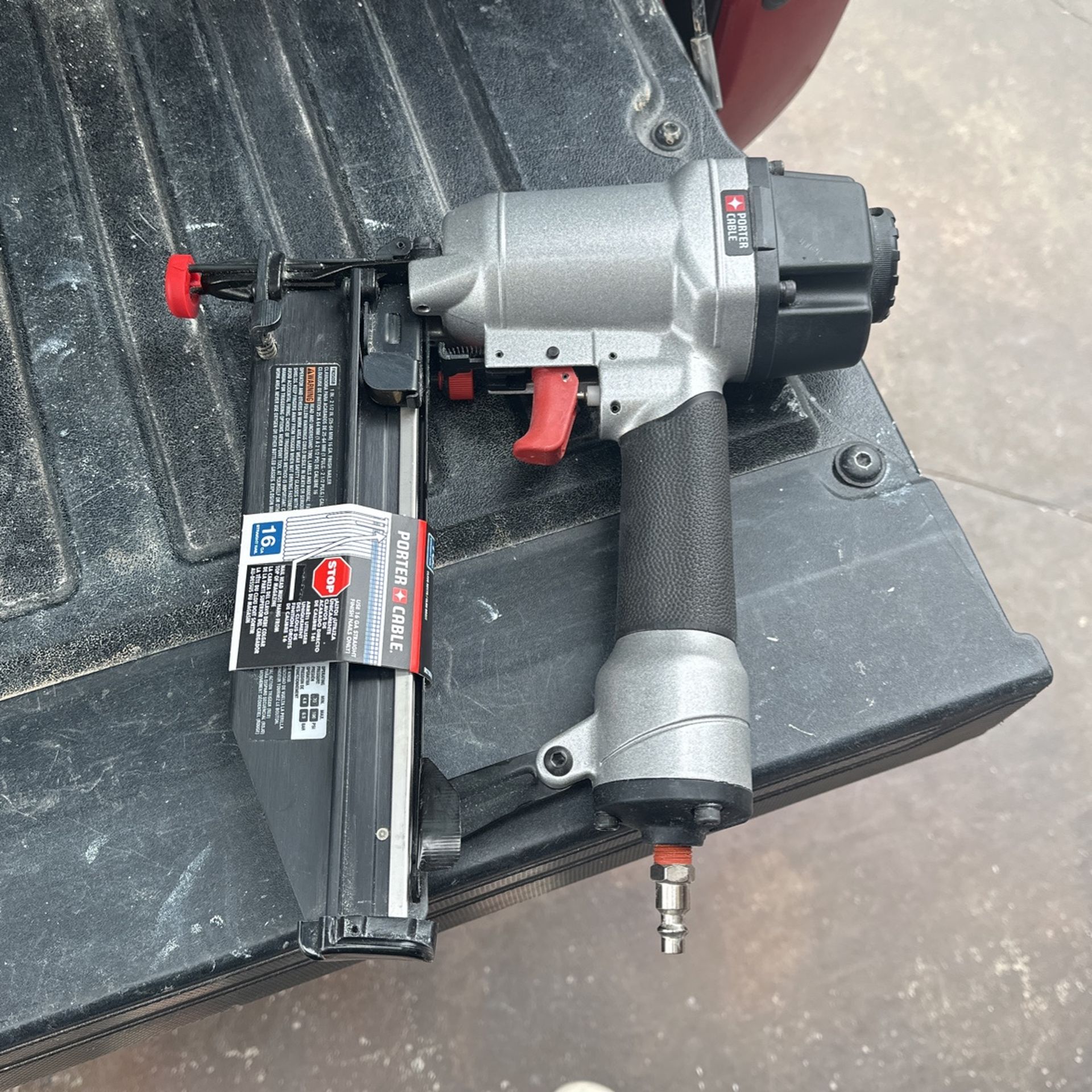 Porter-Cable FN250SB 16 Gauge Pneumatic Air Finish Nailer Finishing Nail Gun