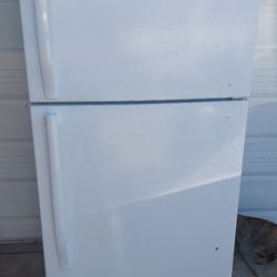 Vissani Refrigerator- Freezer 