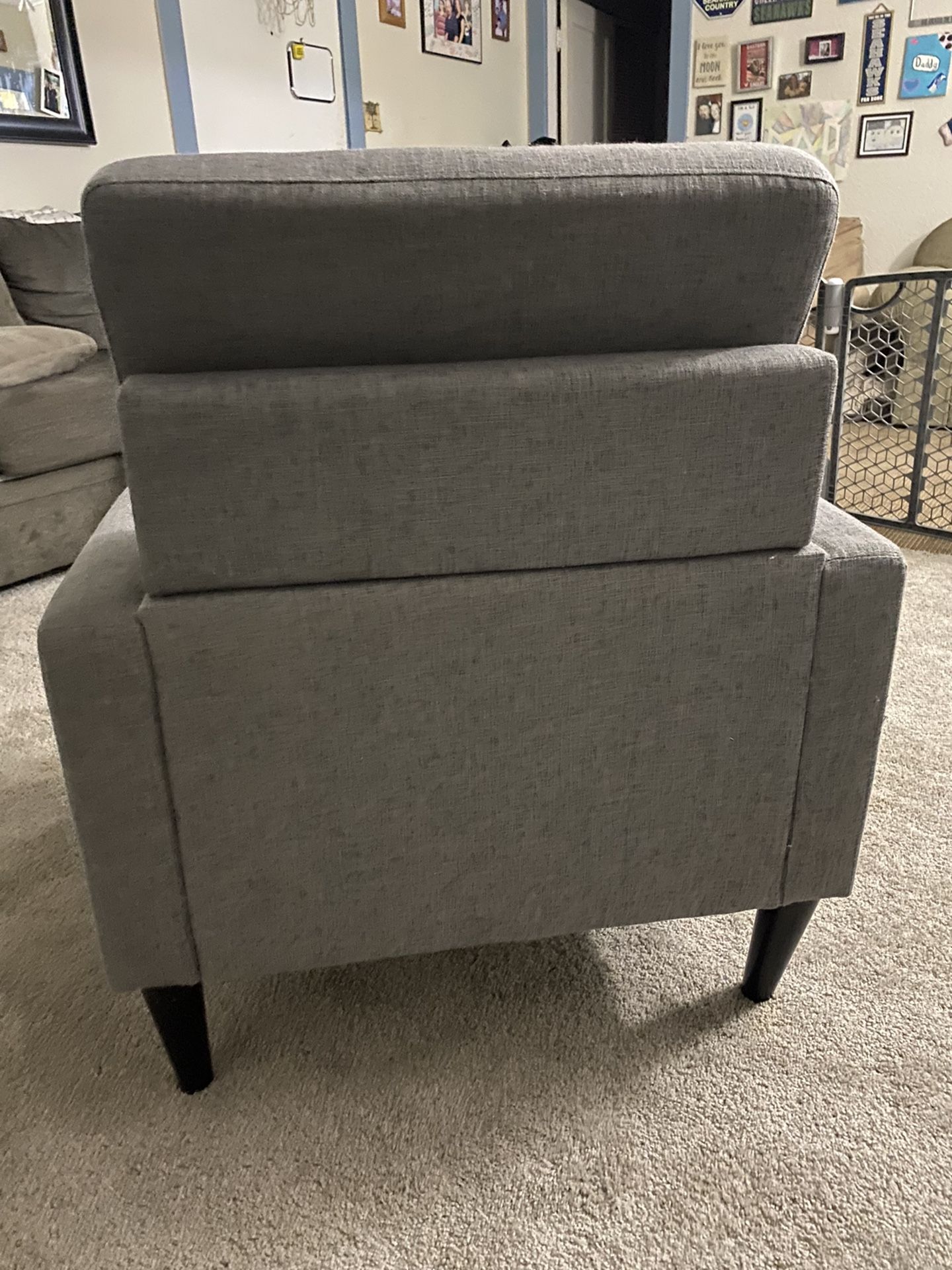 Living room Chair for Sale in WA OfferUp