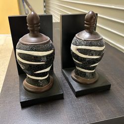 Decorative Pieces 