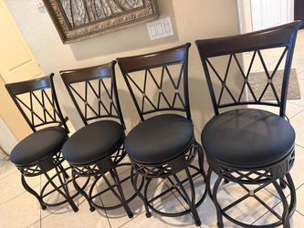 set of 4 new bar stool
