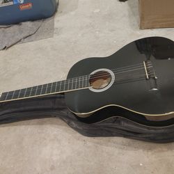 Ashton CG44BK Classical Guitar w/ Case (MSRP: $129)