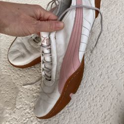 Women’s Size 11 Retro Style Pumas 