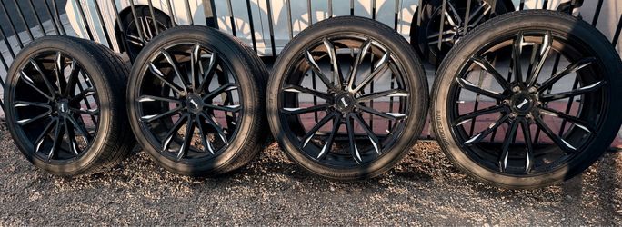 24 “ Dub gloss black wheels