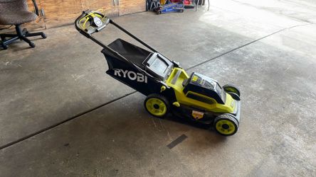 Lawnmower electric