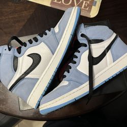 Air JORDAN 1’s University Blue