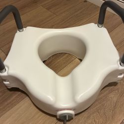 Elevated Toilet Seat 