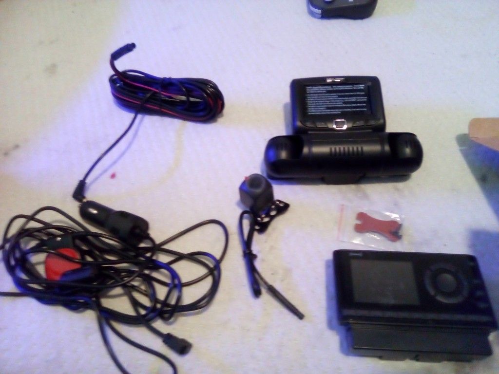 Pruveed (Dash And Rear Windshield Camera)