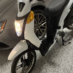 Jetson Electric Bike 22mph 48v 500w Moped scooter