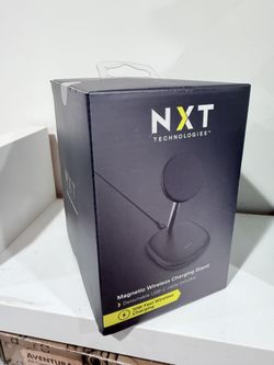 NXT Technologies Magnetic Wireless Charging Stand wih USB-C Cable