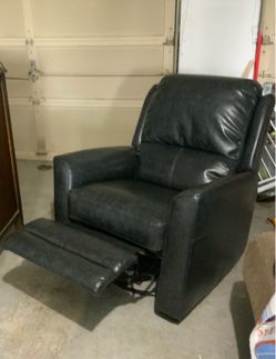 Ashley Furniture Black Leather Recliner