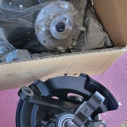 2009---2013 Toyota Corolla / Toyota Matrix 1.8, 2.4 L Front Right & Left Steering Knuckle