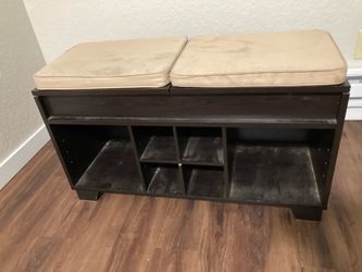 Shoe bench w storage under seat!