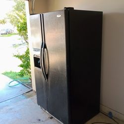Whirl Pool Fridge 200$ Or Best Offer 