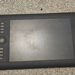 Wacom Intuos Pro Drawing Tablet (Medium) 