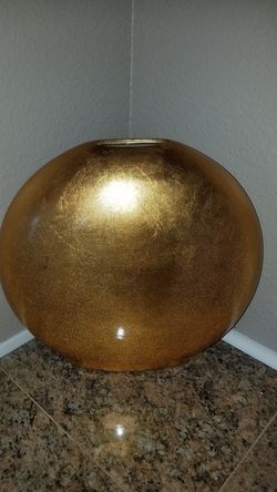 MODERN GOLD VASE