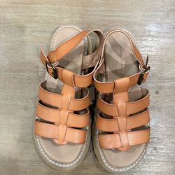 Women’s Sandals Size 6.5 In Good Condition. 