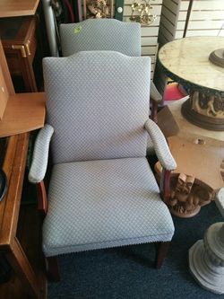 Set of 2 chairs.