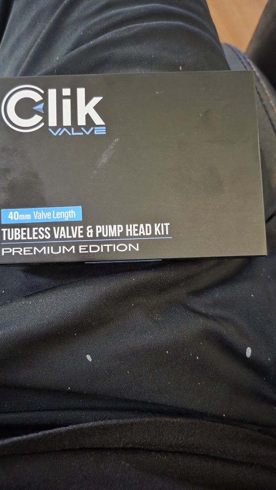 Click Valve Tubeless Valve And Pump Head Kit