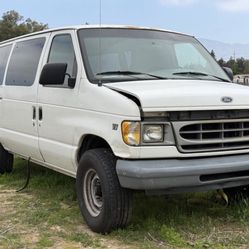 2001 Ford E-350