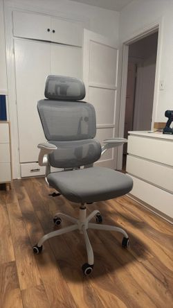 DESK CHAIR