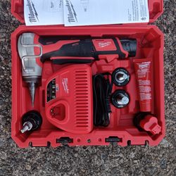 Milwaukee 2432-20 Pex Propex Exspander M12 excellent condition.1/2 3/4 1in dies 2bats Charger. Many other tools. Four pick up fremont sea. No low ball