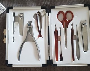 Nail grooming kit