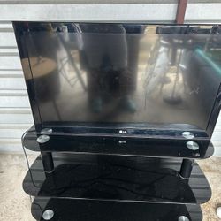 TV 32” Con Mesa Para TV 