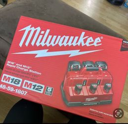 Milwaukee new Charger M18 M 12 no battery